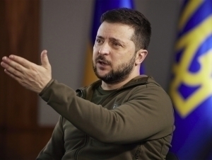 Зеленский Донбасснинг келажаги масаласида референдум ўтказишга тайёрлигини айтди