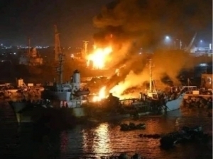 Саудия Арабистони Яман портини бомбардимон қилди