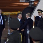 Мирзиёев Путин билан Украина масаласини муҳокама қилди