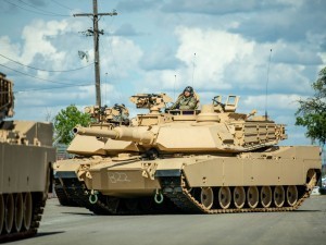 Украинага Американинг Abrams танклари етиб келди