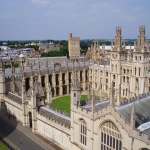 Oxford'да маърузалар яна бир йил онлайн ўтадиган бўлди