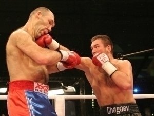 “Zarbalarim endi ta’sir qilyapti”. Chagayev Valuyevni jangga chorladi (video)