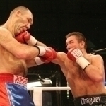 “Zarbalarim endi ta’sir qilyapti”. Chagayev Valuyevni jangga chorladi (video)