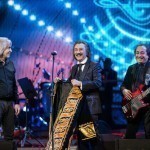 Президент “Ялла” ансамблини мукофотлади