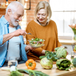 Mutaxassis keksayishni sekinlashtiradigan vitaminni ma’lum qildi 