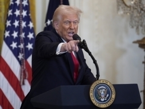 Трамп тарифларни 15 фоизгача кўтармоқчи