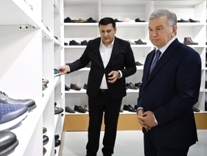 Prezident Oltinko‘ldagi charm-poyabzal kichik sanoat zonasiga bordi