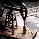 Tramp jamoasi neft narxi 200 dollarga chiqishiga tayyorgarlik ko‘rmoqda