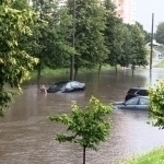Janubiy Koreyada bir asr ichidagi eng kuchli yomg‘ir yog‘di. Qurbonlar bor (video)