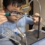 Xitoyda 14 yoshli o‘quvchi uy sharoitida samolyot dvigatelini yasadi