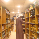 BAAda alkogolli ichimlik ichish va nikohsiz birga yashashga ruxsat berildi