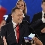 Польшадаги президентлик сайловида консерватор Навроцкий ғалаба қозонди