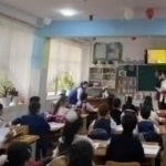 Toshkentda direktor o‘quvchilar oldida ayol o‘qituvchilarni so‘kdi (video)