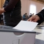 Қирғизистонда парламент сайловлари қачон ўтказилиши айтилди