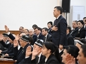 Эркинжон Турдимов Сирдарё вилояти ҳокими лавозимига тасдиқланди