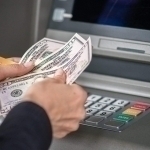 Dollar kursi yana pasaydi