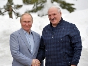 Путин Қозондаги турнирнинг очилишига Лукашенкони ҳам таклиф қилди