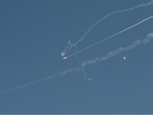 Туркия осмонида Эрон баллистик ракетаси уриб туширилди