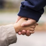 Dubayda qarovsiz qolgan bolalar O‘zbekistonga olib kelindi
