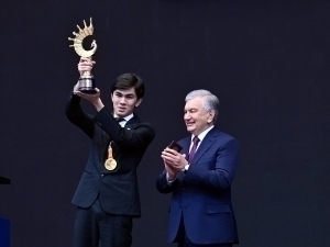 Шавкат Мирзиёев Синдоровга фахрий унвон топширди 