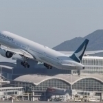 Uchayotgan samolyot eshigini ochmoqchi bo‘lgan yo‘lovchi hibsga olindi