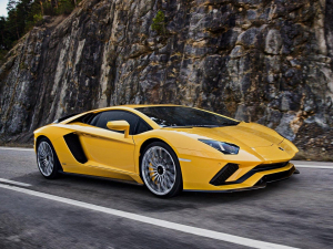 O‘zbekistonlik mexaniklar Lamborghini yig‘ishni yo‘lga qo‘ydi