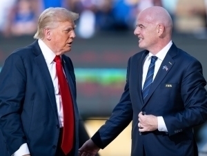 Инфантино лавозимини сақлаб қолиш учун Трампдан ёрдам сўрамоқчи