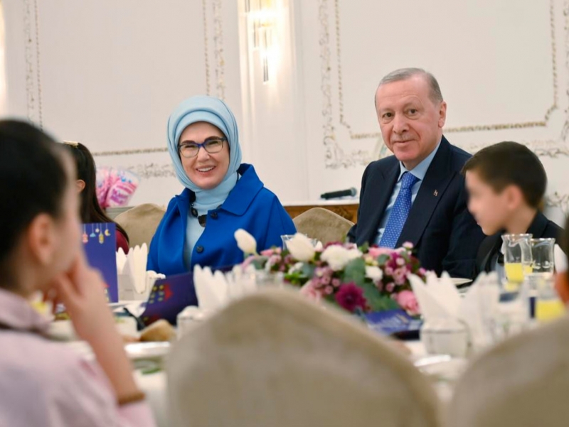 Erdo‘g‘an davlat himoyasidagi bolalar bilan iftorlik qildi