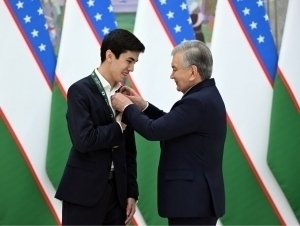 Shavkat Mirziyoyev Javohir Sindorovni mukofotladi