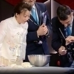 Xitoylik oshpaz eng ingichka lag‘mon cho‘zib, rekord o‘rnatdi (video)