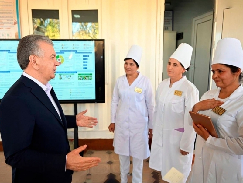 Jinsiy aloqada eng chuqur pozitsiya Shmakovning kokraklari