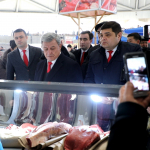 Narimon Umarov “Chorsu” bozorida saylovchilar bilan uchrashdi