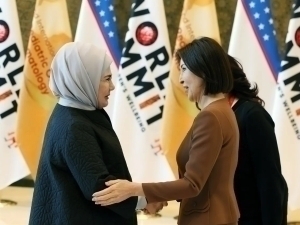 Emina Erdo‘g‘an turmush o‘rtog‘isiz O‘zbekistonga keldi