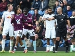 Raqib jamoa muxlisiga tupurgan futbolchi jazolandi