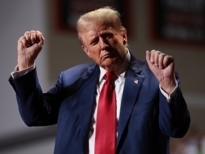 “Венесуэланинг муваққат президенти”. Трамп ҳазиломуз фотони эълон қилди