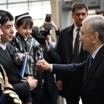 Şavkat Mirziyoyev Anqarada özbekistonliklar bilan suhbatlaşdi (video)