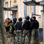 Sankt-Peterburgda ota olti farzandini o‘ldirish bilan tahdid qilmoqda 