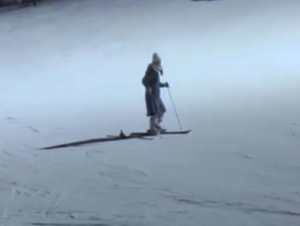 Қирғизистонда чанғи учаётган қиз жарликка қулаб тушди