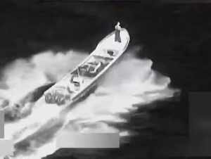 АҚШ Тинч океанида қайиққа зарба берди. Қурбонлар бор (видео)