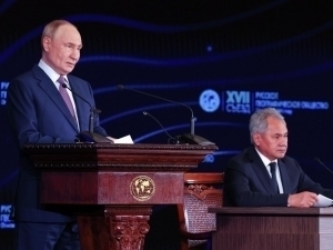 Путин Трамп билан учрашуви нега қолдирилганини айтди