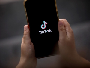 TikTok болалар маълумотларини йиғгани учун 400 млн доллар тўлайди