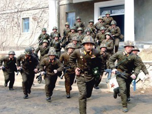 AQSH tahdid solayotgan Shimoliy Koreyada bir sutka ichida 800 mingga yaqin yoshlar armiyaga borish istagini bildirdi