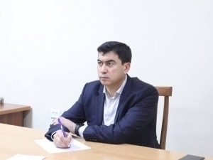 The mayor of Chirchiq, Davron Hidoyatov, is stepping down from his position