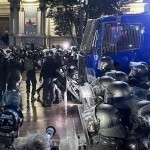 Грузияда махсус кучлар ва намойишчилар тўқнашди
