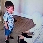 Toshkentdagi xususiy bog‘chada tarbiyachi bolaning og‘ziga latta tiqib, qiynadi (video)
