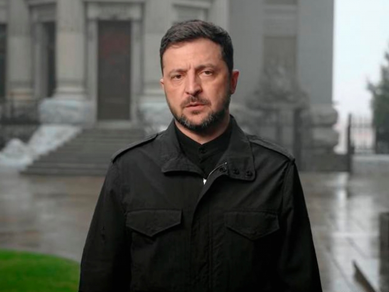 “Украина жуда қийин танлов олдида турибди”. Зеленский халқига мурожаат билан чиқди (видео)