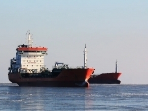 Britaniya Rossiyaning 101 ta neft tankeriga sanksiyalar joriy qildi