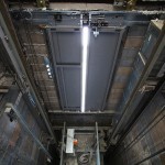 Qozog‘istonda 74 yoshli ayol lift shaxtasiga qulab halok bo‘ldi