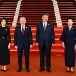 Mirziyoyev va rafiqasi Pekinda tantanali kutib olindi
