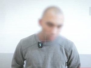 Yo‘q tovarlarni sotib, odamlarni aldagan “bojxonachilar” ushlandi